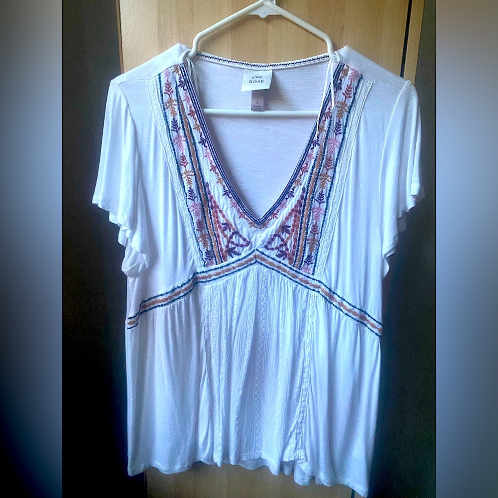 Beautiful Knox Rose Summer top.